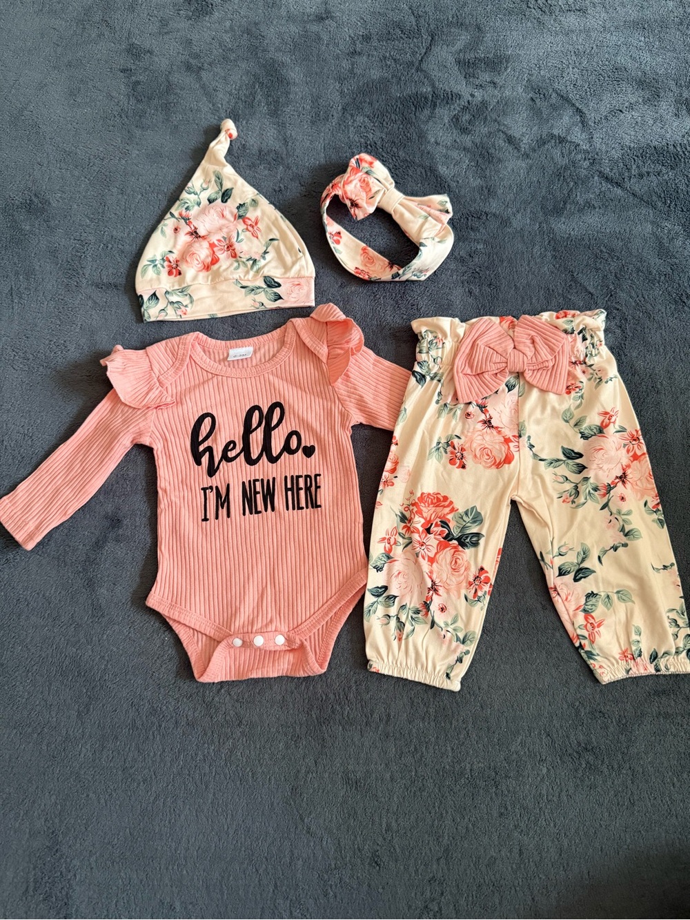 Hello I'm New Here Floral Baby Set - Peach & Cream 0-3 months